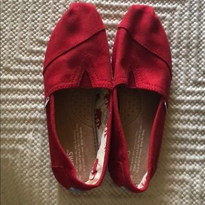 Red Canvas Classic Toms